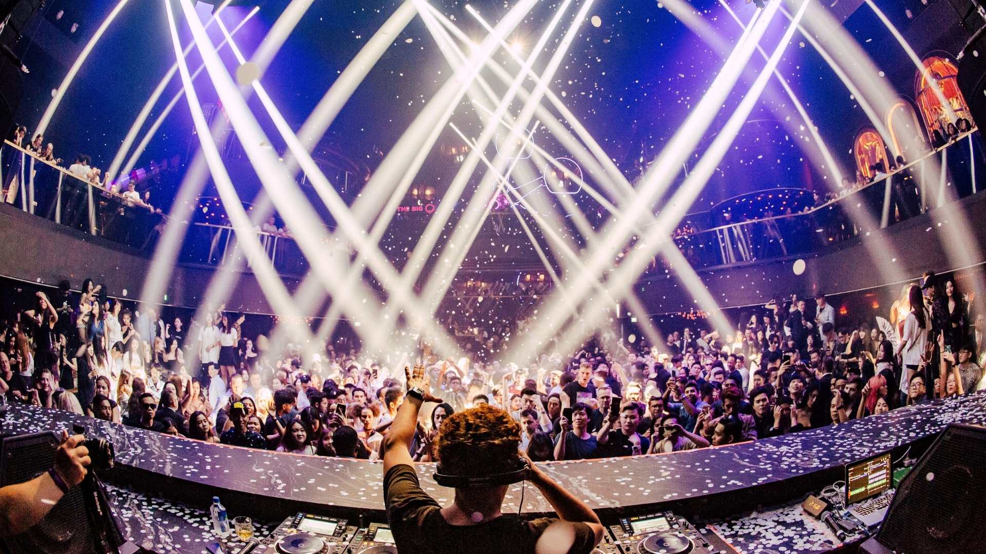 MARQUEE에서 열리는 공식 SEVENTEEN 테마 파티