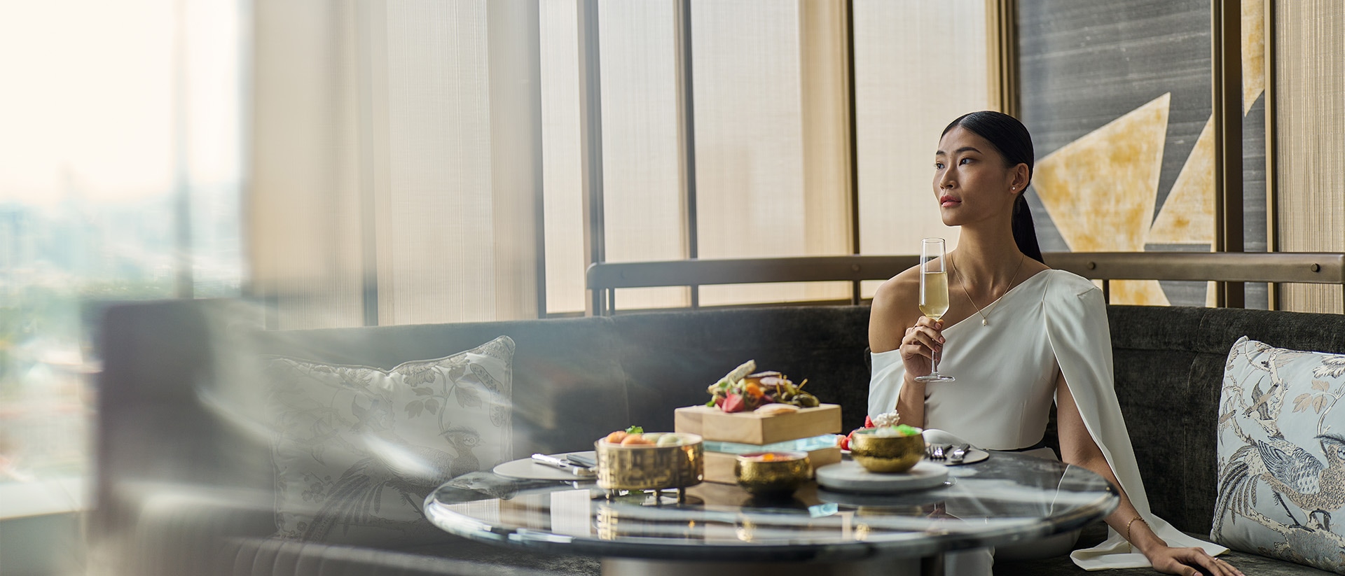 마리나 베이 샌즈의 TWG와 싱가포르의 다른 카페에서 만나볼 수 있는 하이 티 세트