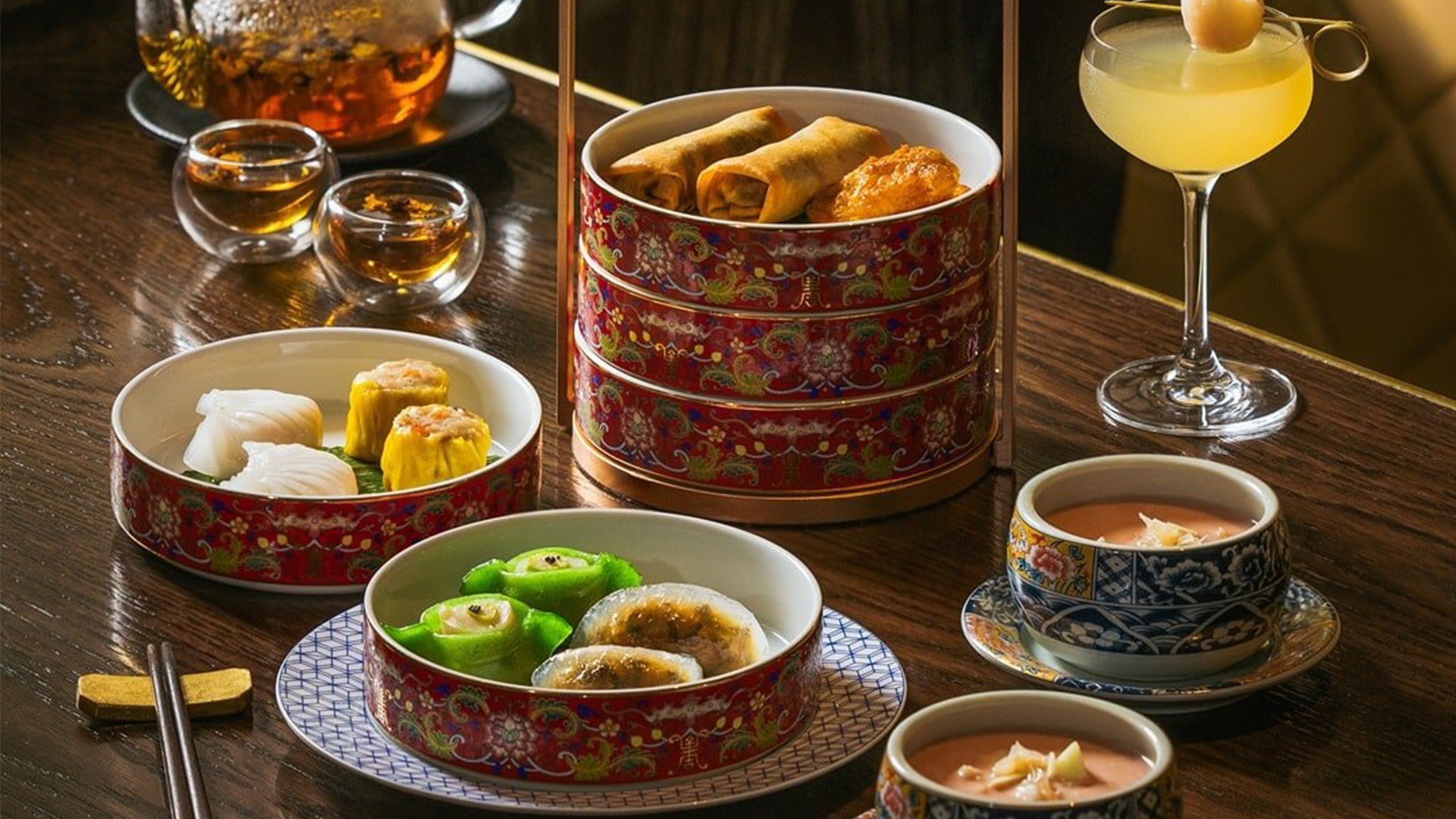 싱가포르 [Singapore]에서 손꼽히는 딤섬(Dim Sum)을 선보이는 중식당 Mott 32의 다단 찜기에 담긴 딤섬(Dim Sum)