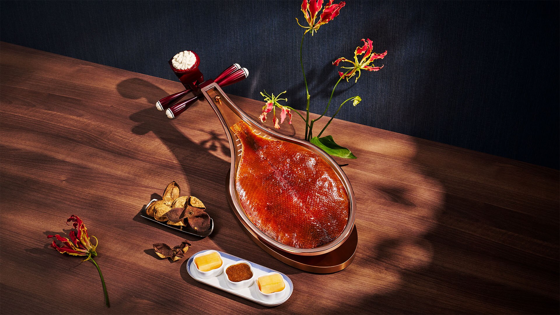 로스트 "비파 덕 (Roasted Pipa Duck)", 싱가포르에서 새롭게 미슐랭 1스타를 획득한 중식당 Jin Ting Wan의 시그니처 요리