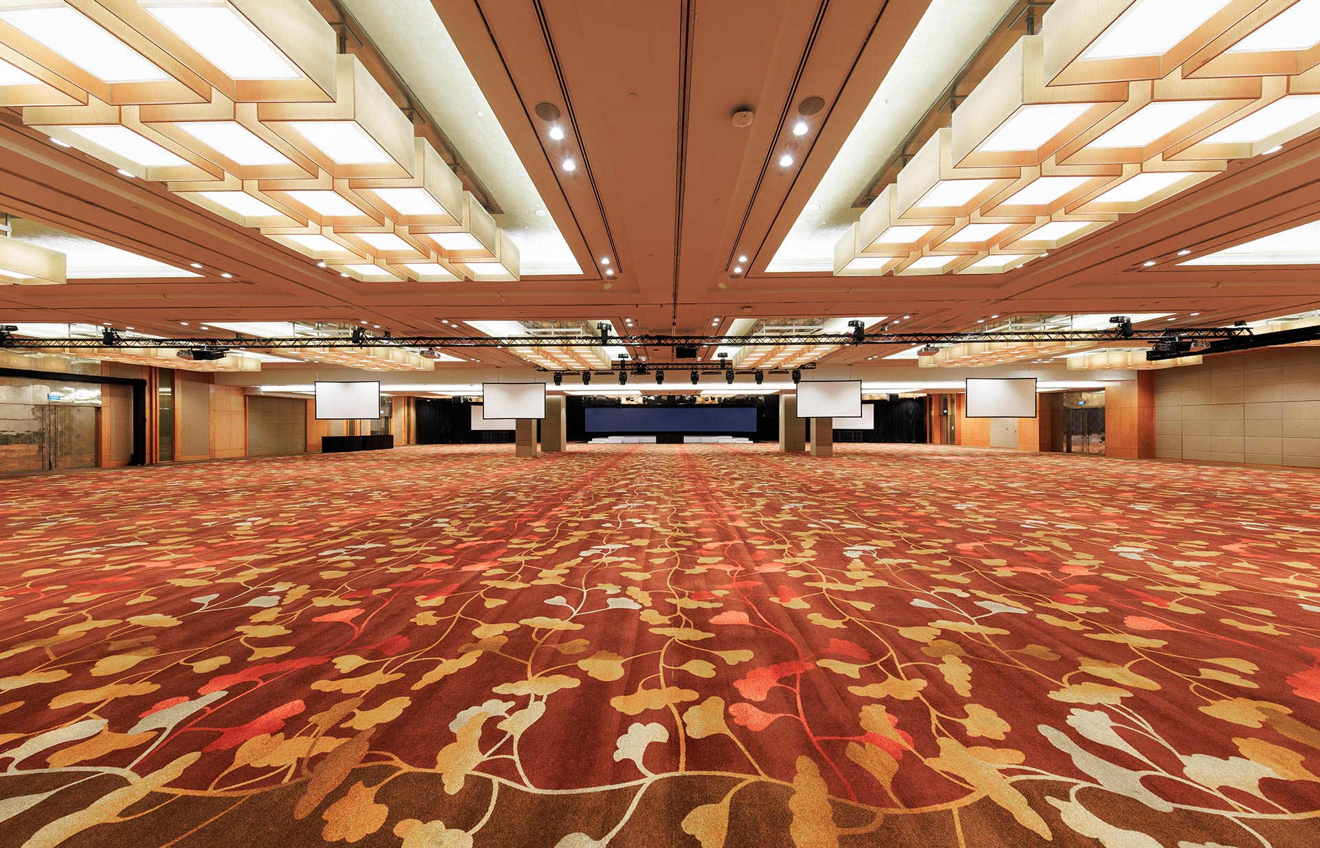 로젤 심포르 볼룸 (360도 보기)