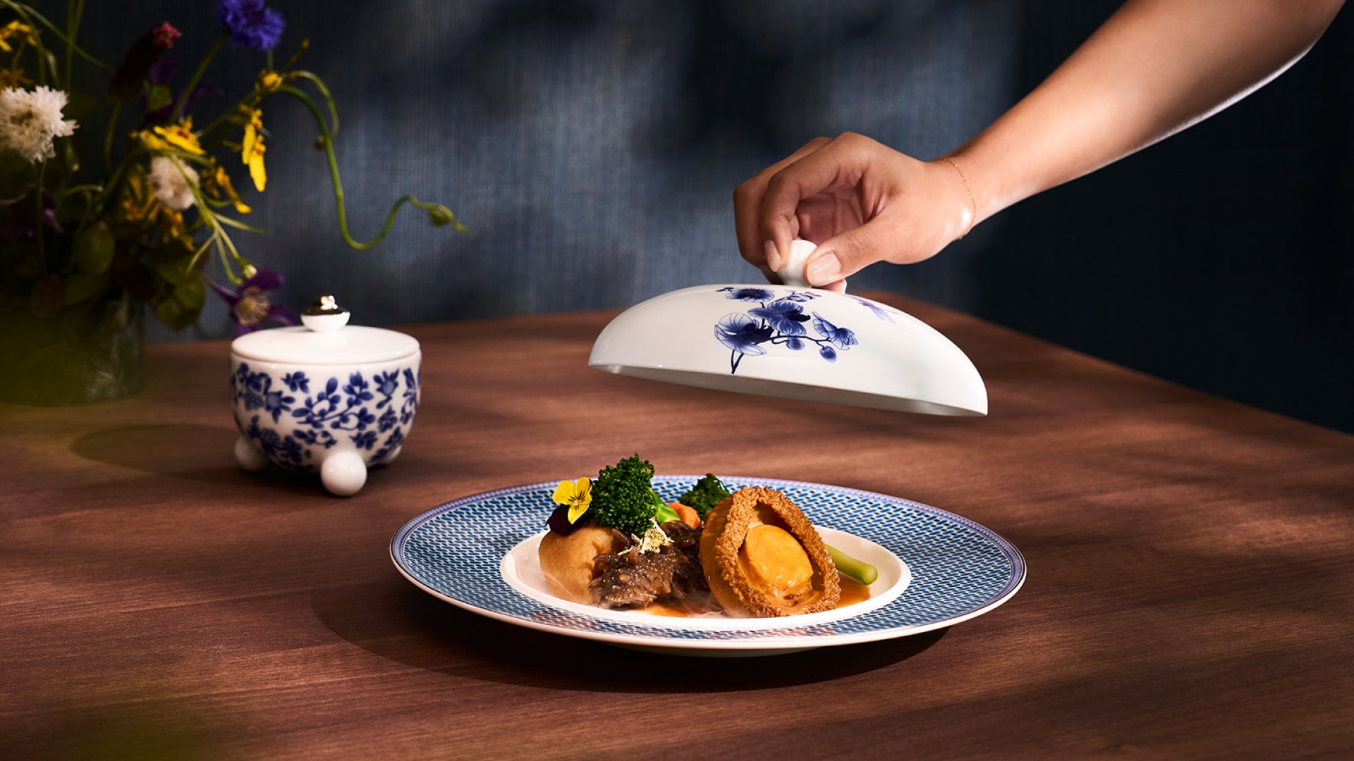 Jin Ting Wan – 슈페리어 소스 전복찜(Braised Abalone with Superior Sauce)