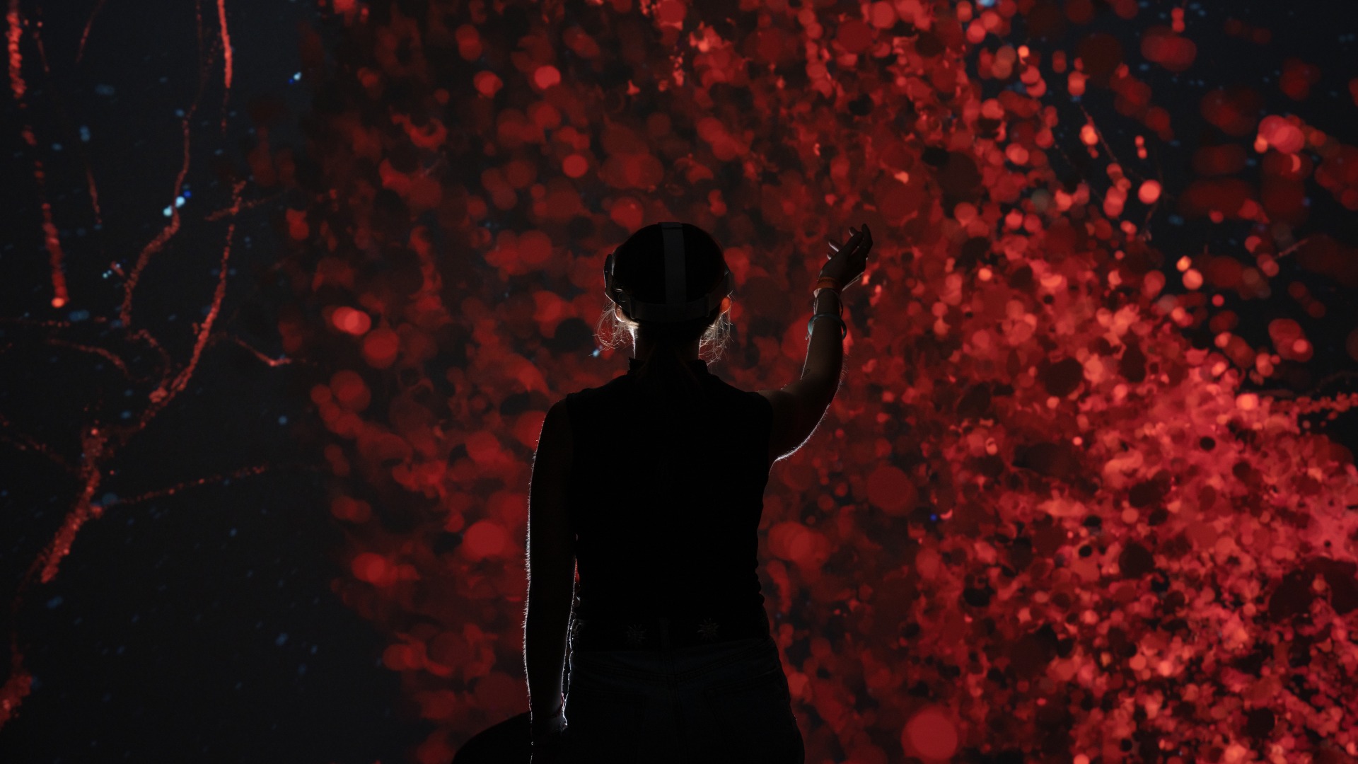 이볼버: 몰입감 넘치는 삶과 숨결의 여정(Evolver: An Immersive Journey of Life and Breath)