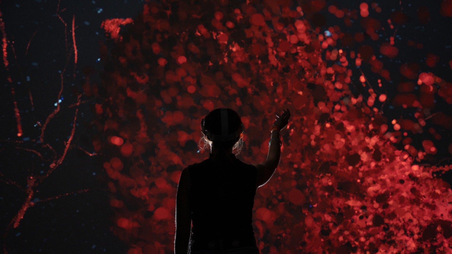 이볼버: 몰입감 넘치는 삶과 숨결의 여정(Evolver: An Immersive Journey of Life and Breath)