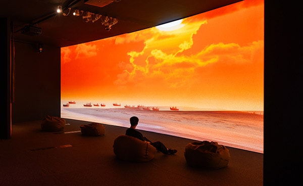 챕터 2 - Imagination Echoes Through Us All(상상력은 우리 모두를 통해 울려 퍼집니다)