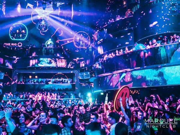 마리나 베이 샌즈의 나이트라이프