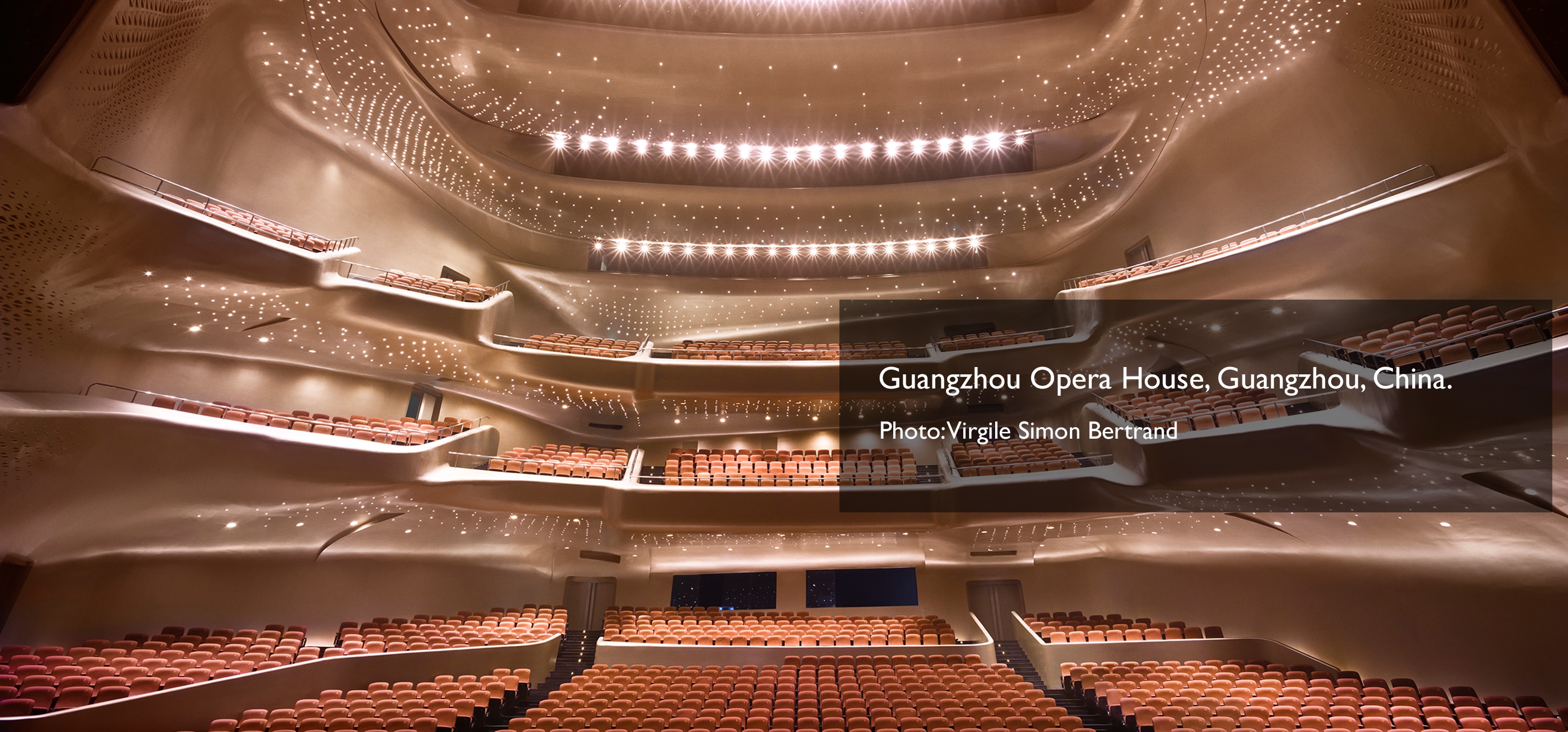 광저우 오페라 하우스, 중국 광저우. 사진: Virgile Simon Bertrand