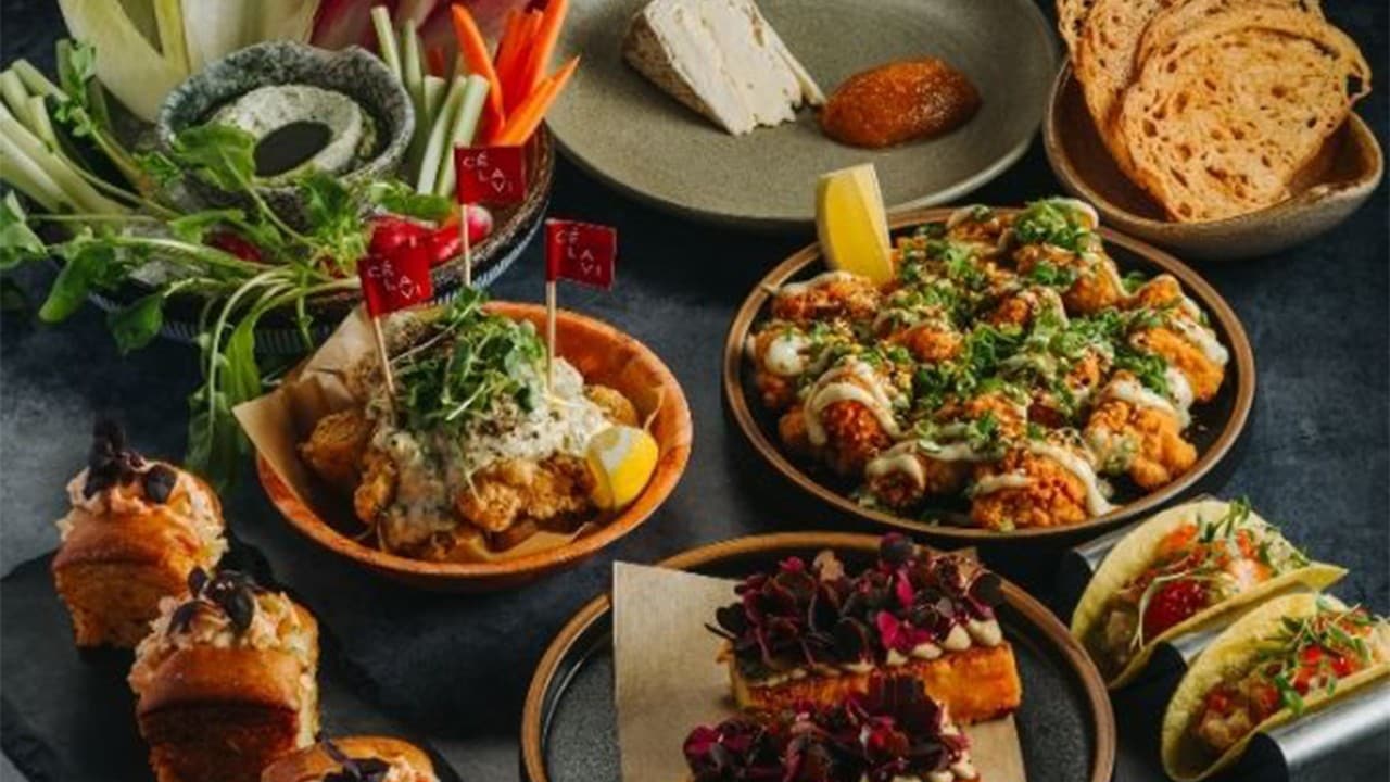 Al fresco dining at a casual dining spot in Singapore